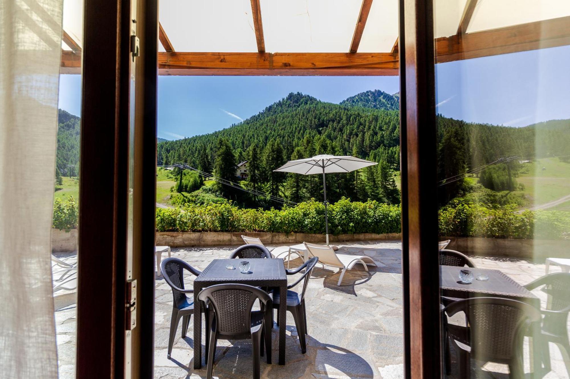 Hotel Al Foiron Claviere Exterior photo