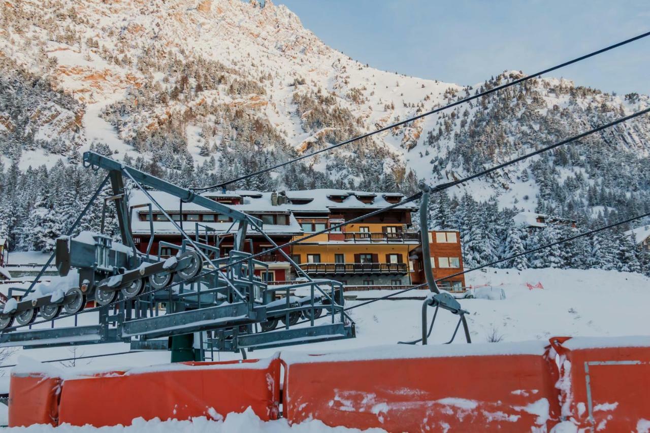 Hotel Al Foiron Claviere Exterior photo